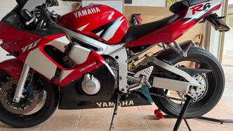 Yamaha YZF R6 (2001 - 02) usata