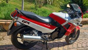 Kawasaki GPX 750 R 