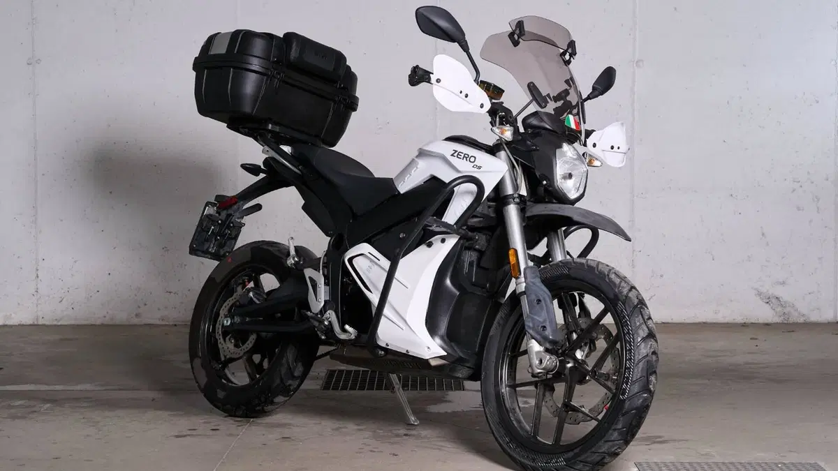 Zero DS (2015 - 23)  (8)