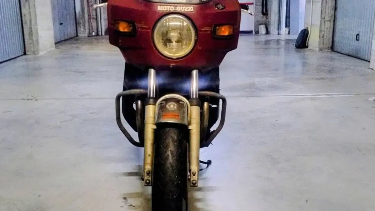 Moto Guzzi   (2)