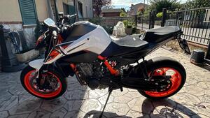 KTM 890 Duke R (2020) 