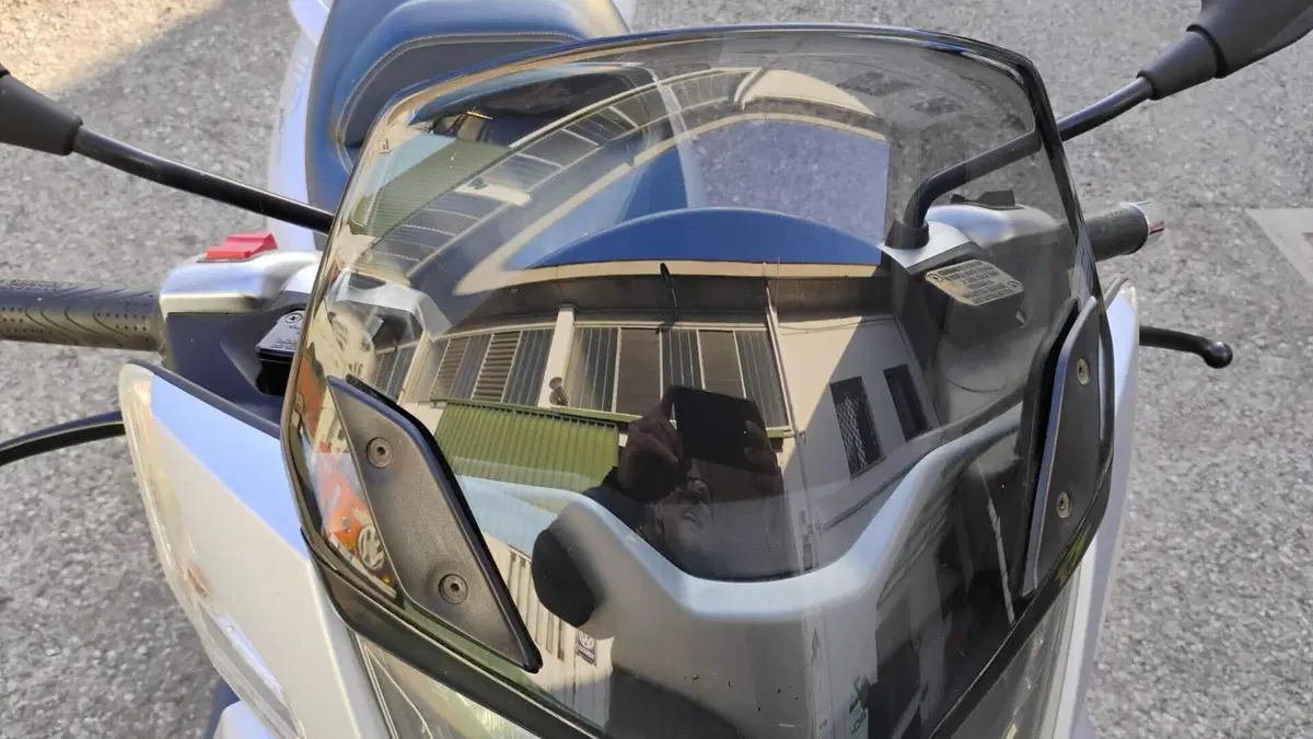 Piaggio Mp3 300 ie Yourban ERL (2011 - 17)  (5)