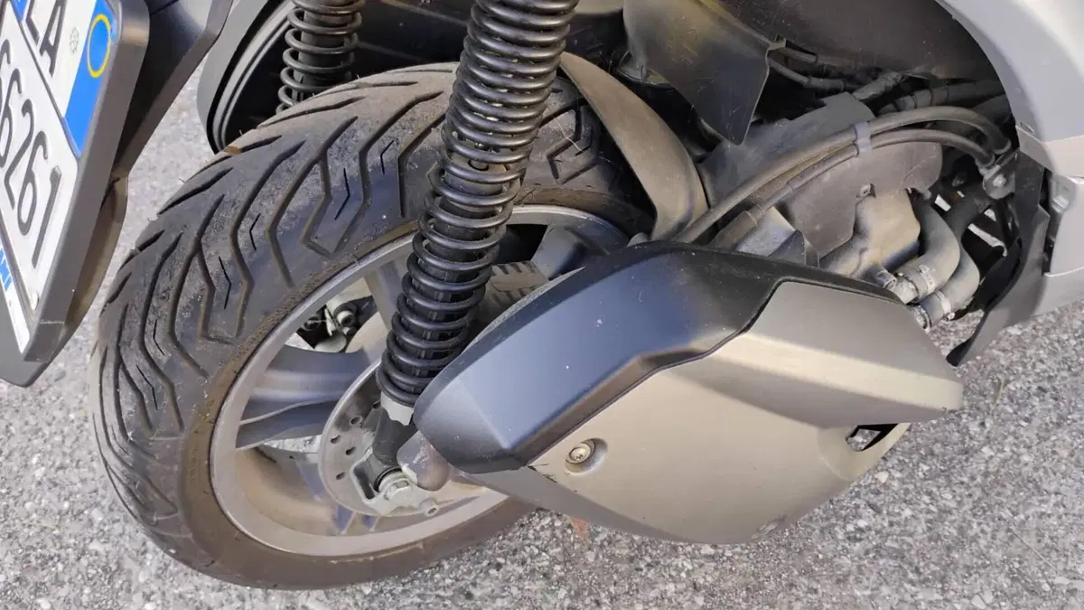 Piaggio Mp3 300 ie Yourban ERL (2011 - 17)  (7)