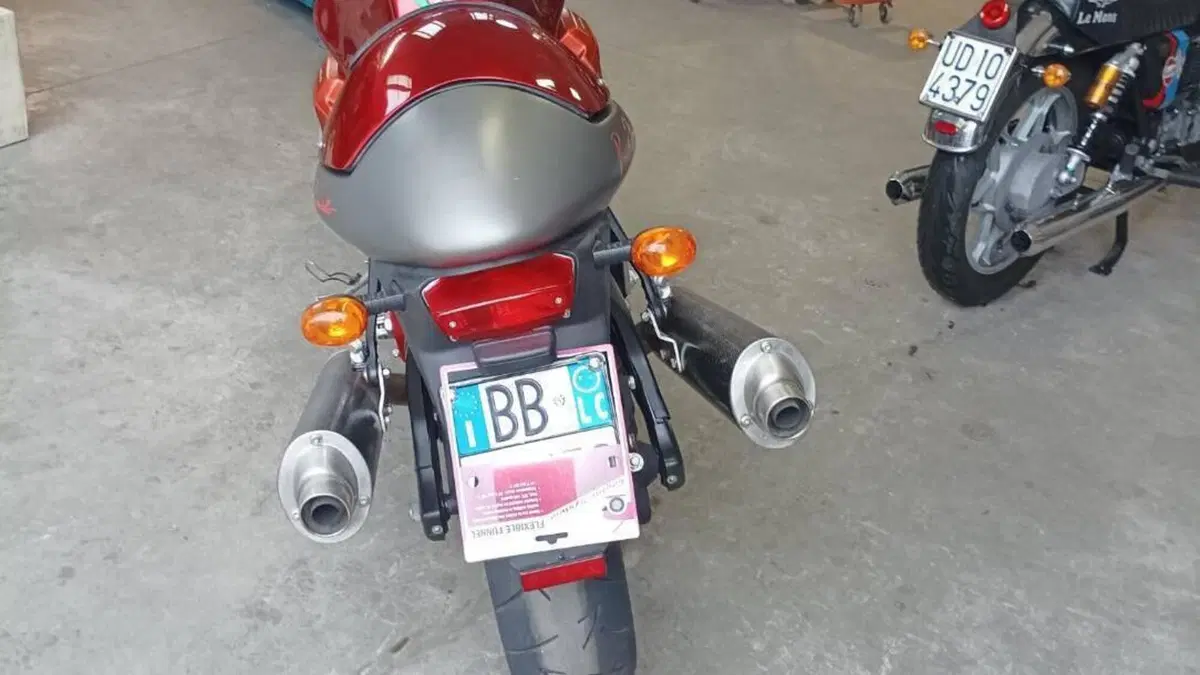Moto Guzzi V11 Le Mans (2001 - 06) 