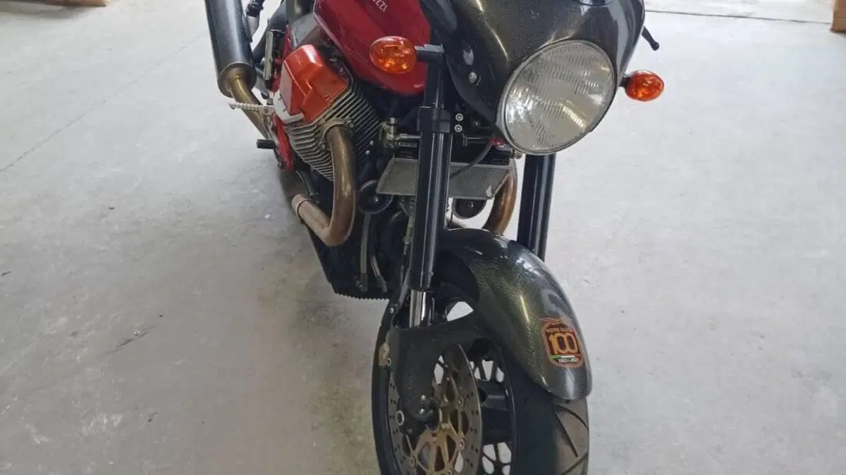 Moto Guzzi V11 Le Mans (2001 - 06)  (2)