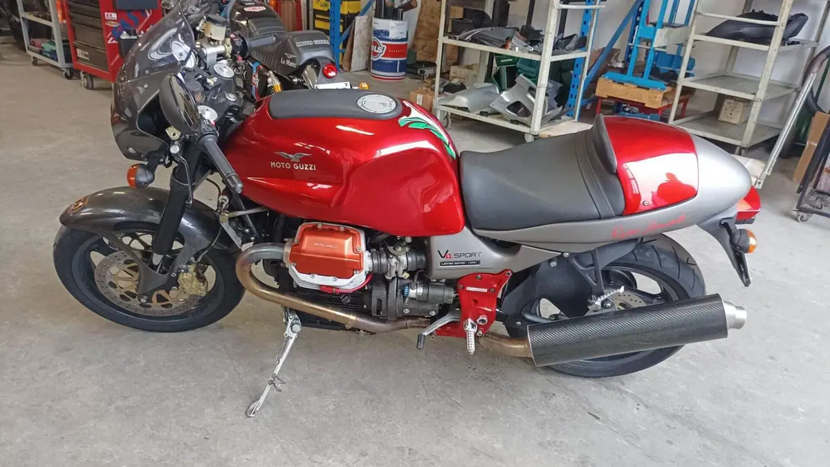 Moto Guzzi V11 Le Mans (2001 - 06)  (4)