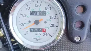 Moto Guzzi V11 Le Mans (2001 - 06)  (8)