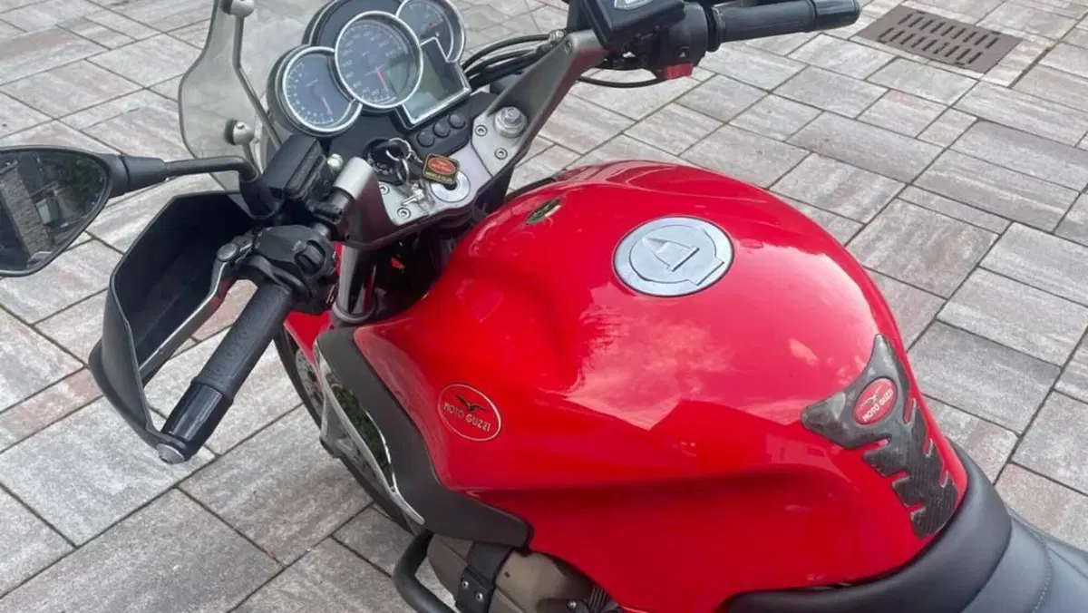 Moto Guzzi Breva V 1100 i.e.  (2)