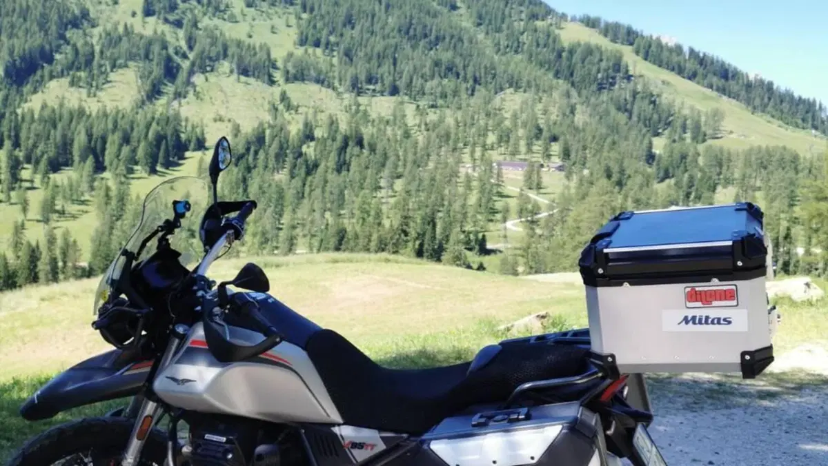 Moto Guzzi V85 TT Travel (2021 - 23) 