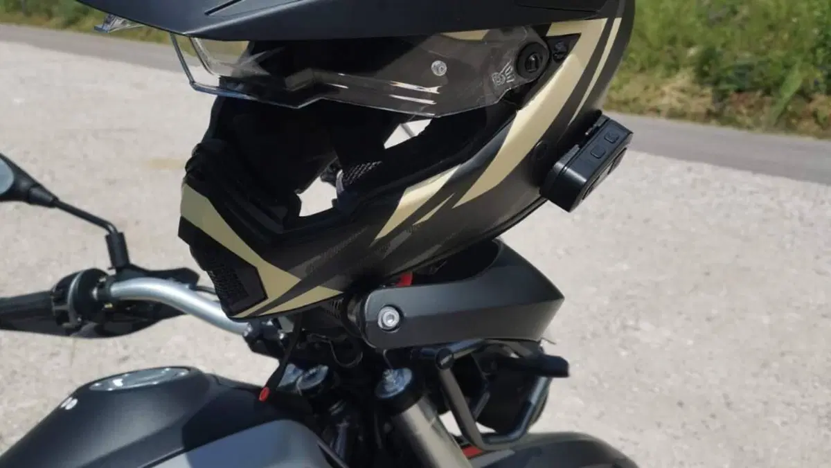 Moto Guzzi V85 TT Travel (2021 - 23)  (2)