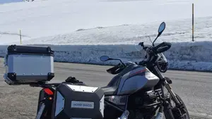 Moto Guzzi V85 TT Travel (2021 - 23)  (4)