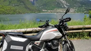 Moto Guzzi V85 TT Travel (2021 - 23)  (9)
