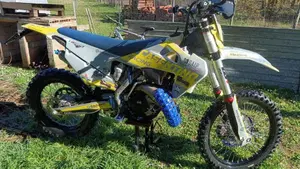 Husqvarna TE 150i (2023)  (4)