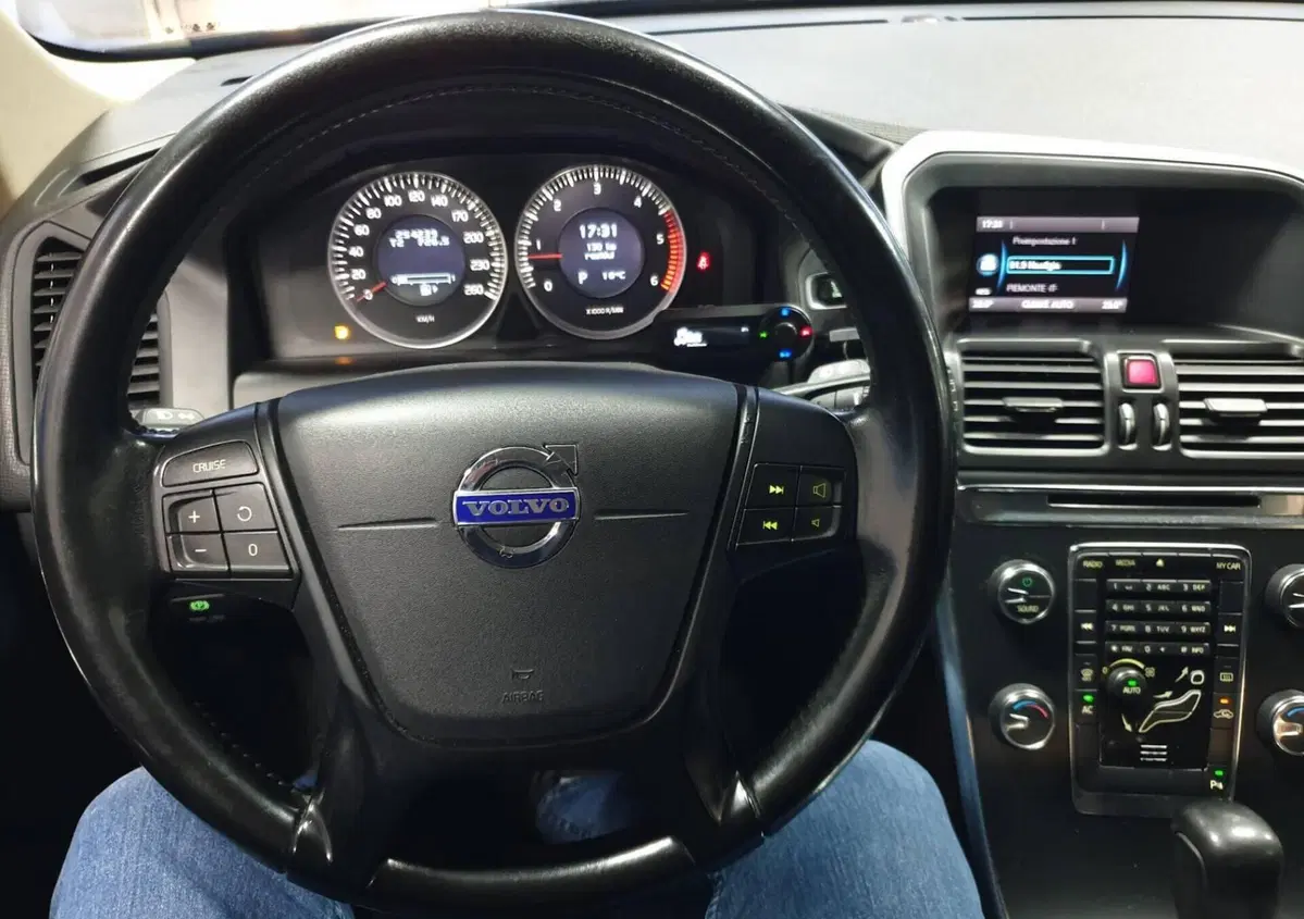 Volvo XC60 D3 Geartronic Kinetic (8)