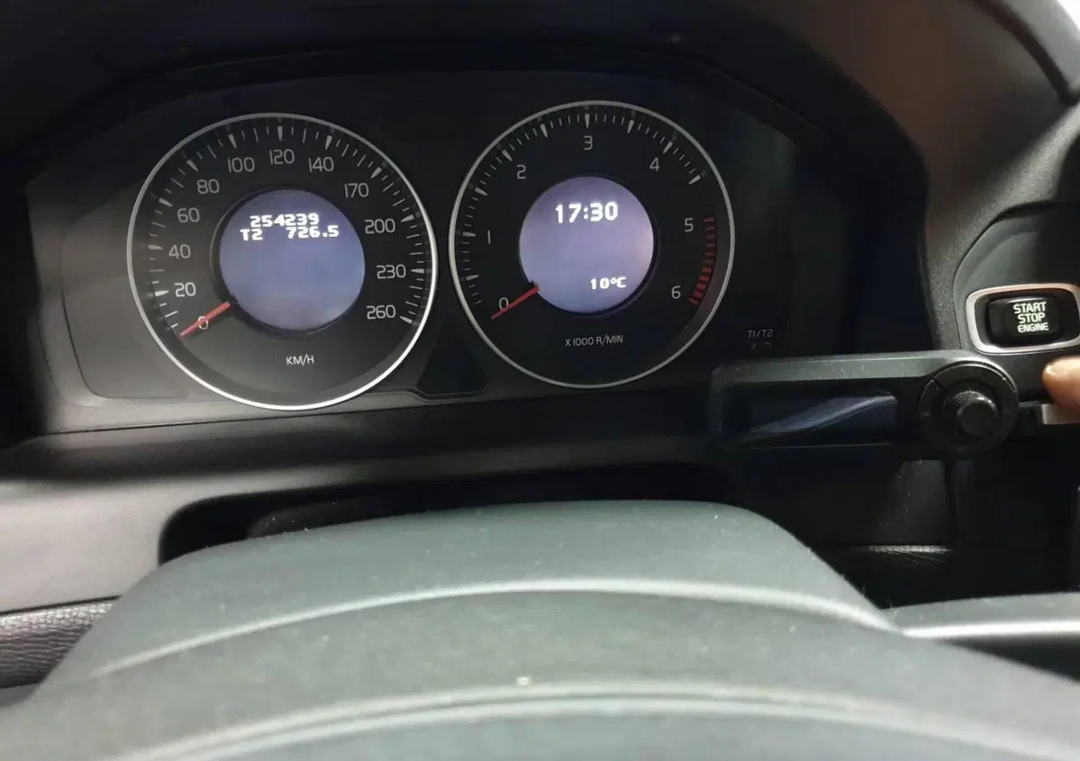 Volvo XC60 D3 Geartronic Kinetic (9)