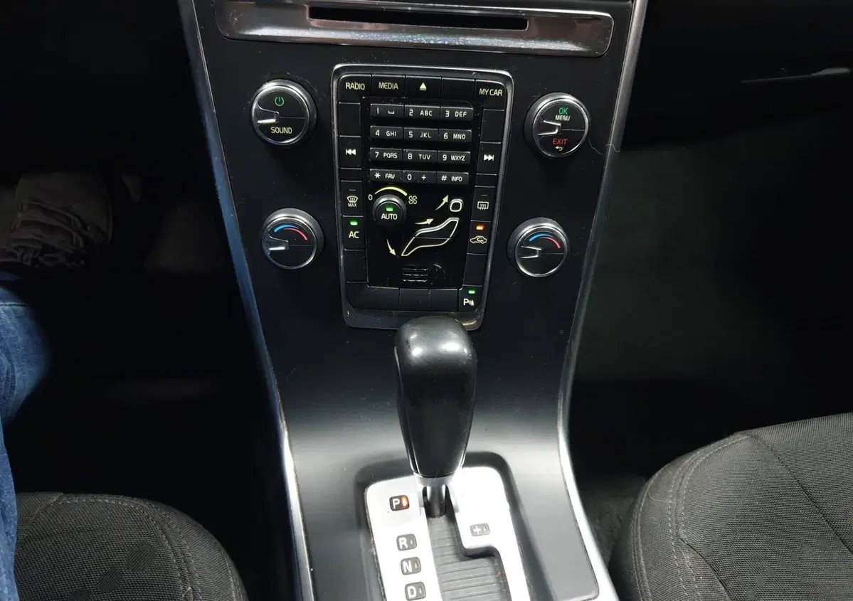Volvo XC60 D3 Geartronic Kinetic (10)