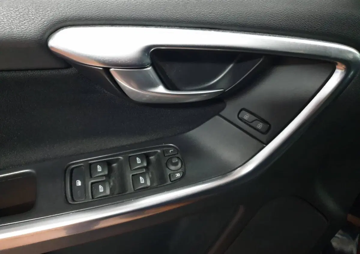 Volvo XC60 D3 Geartronic Kinetic (20)