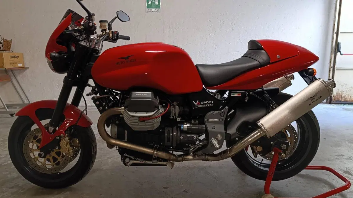 Moto Guzzi V11 Sport Naked (2002 - 05) 