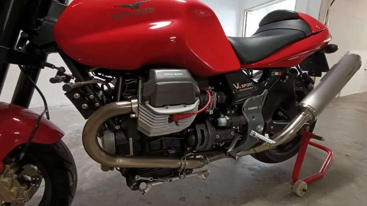 Moto Guzzi V11 Sport Naked (2002 - 05)  (4)