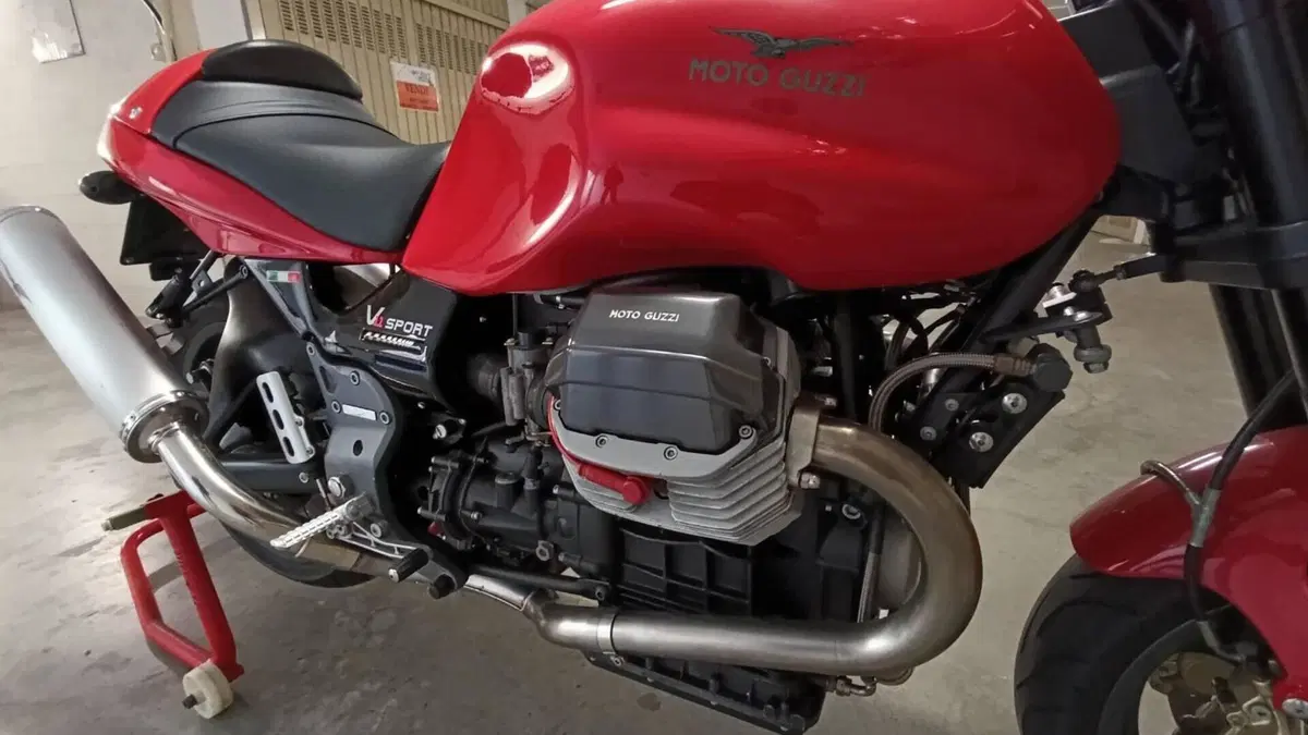 Moto Guzzi V11 Sport Naked (2002 - 05)  (5)