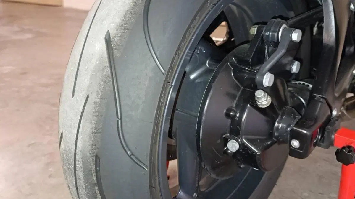 Moto Guzzi V11 Sport Naked (2002 - 05)  (9)