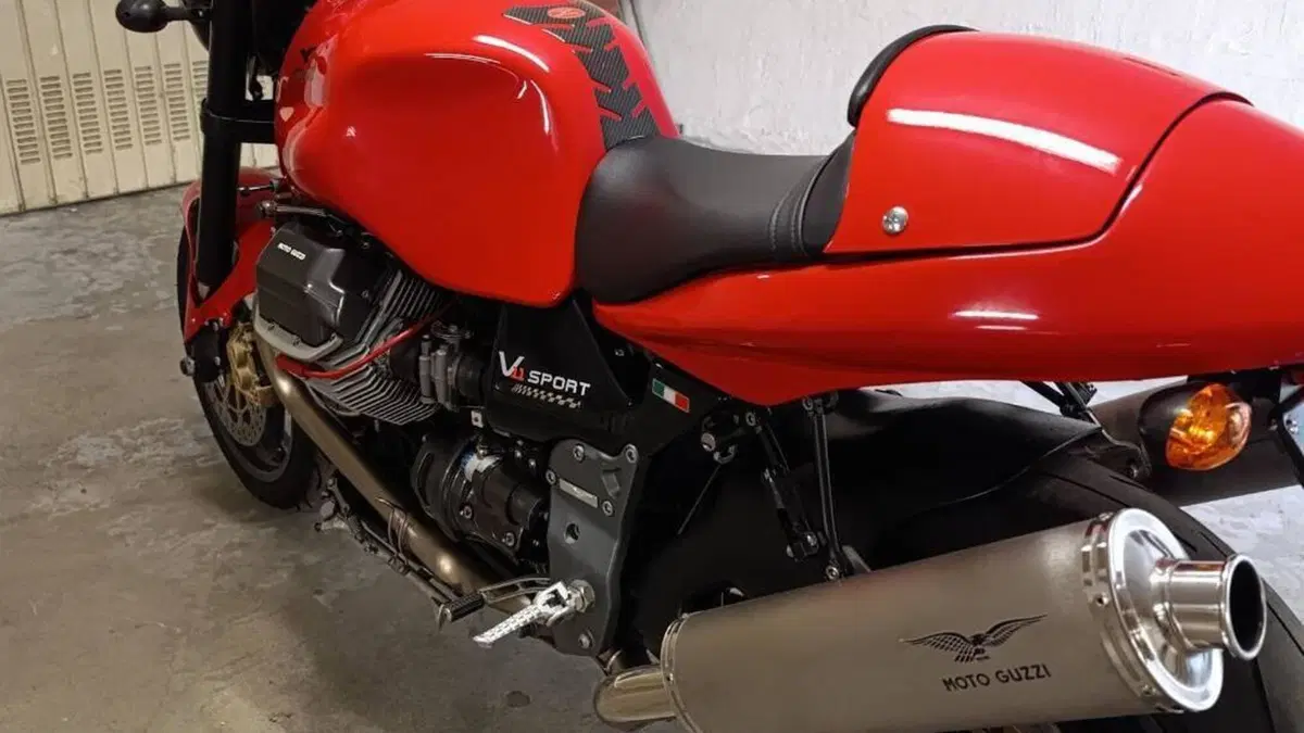 Moto Guzzi V11 Sport Naked (2002 - 05)  (11)