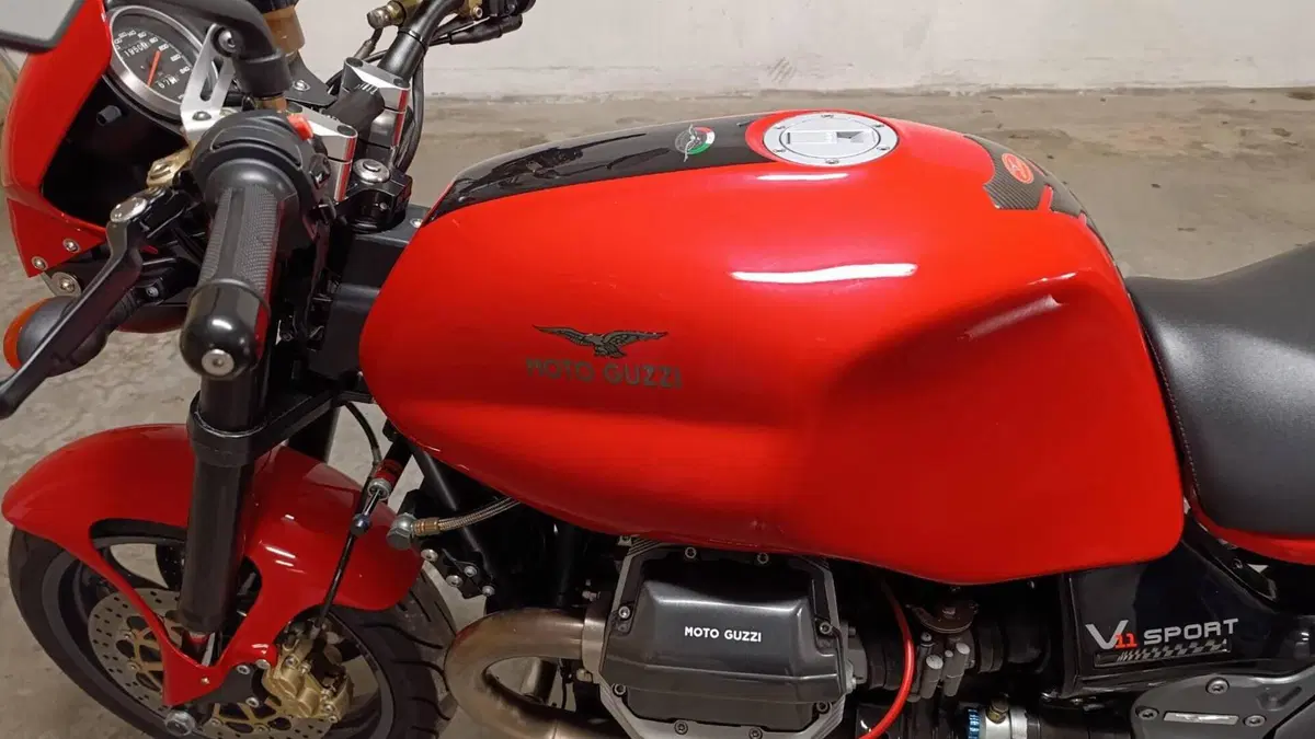 Moto Guzzi V11 Sport Naked (2002 - 05)  (12)