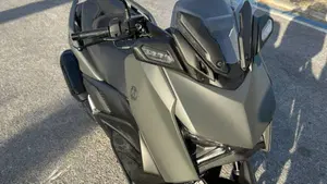 Yamaha X-Max 300 (2025 - 26)  (4)