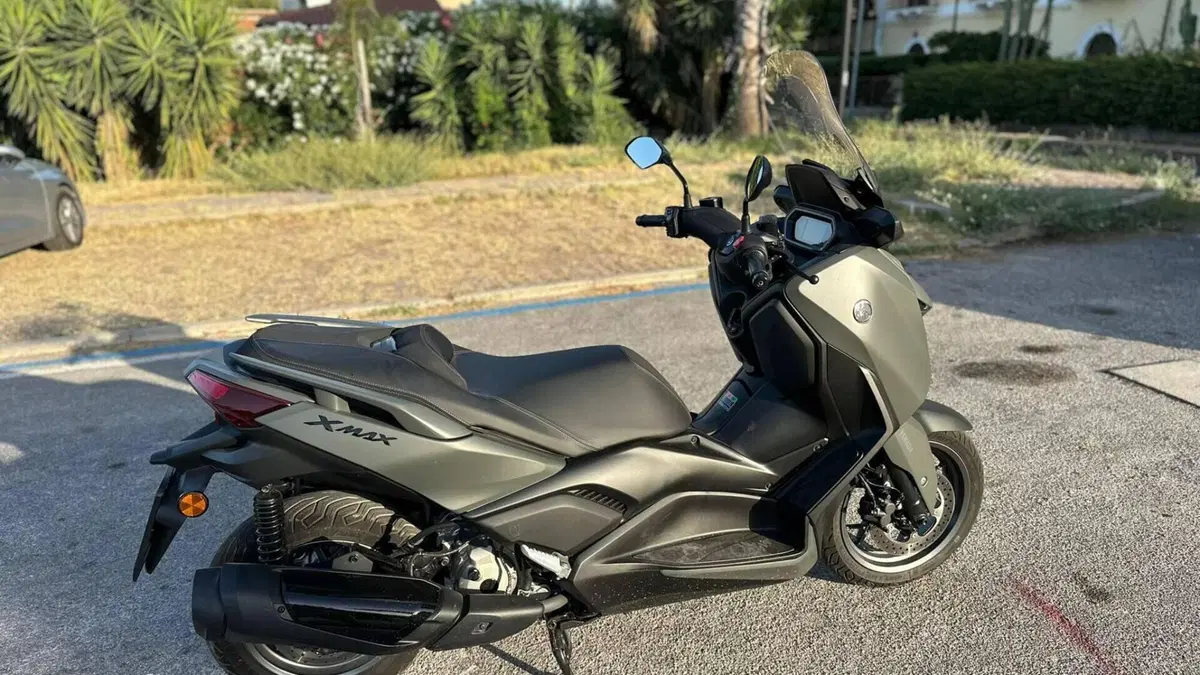 Yamaha X-Max 300 (2025 - 26)  (8)