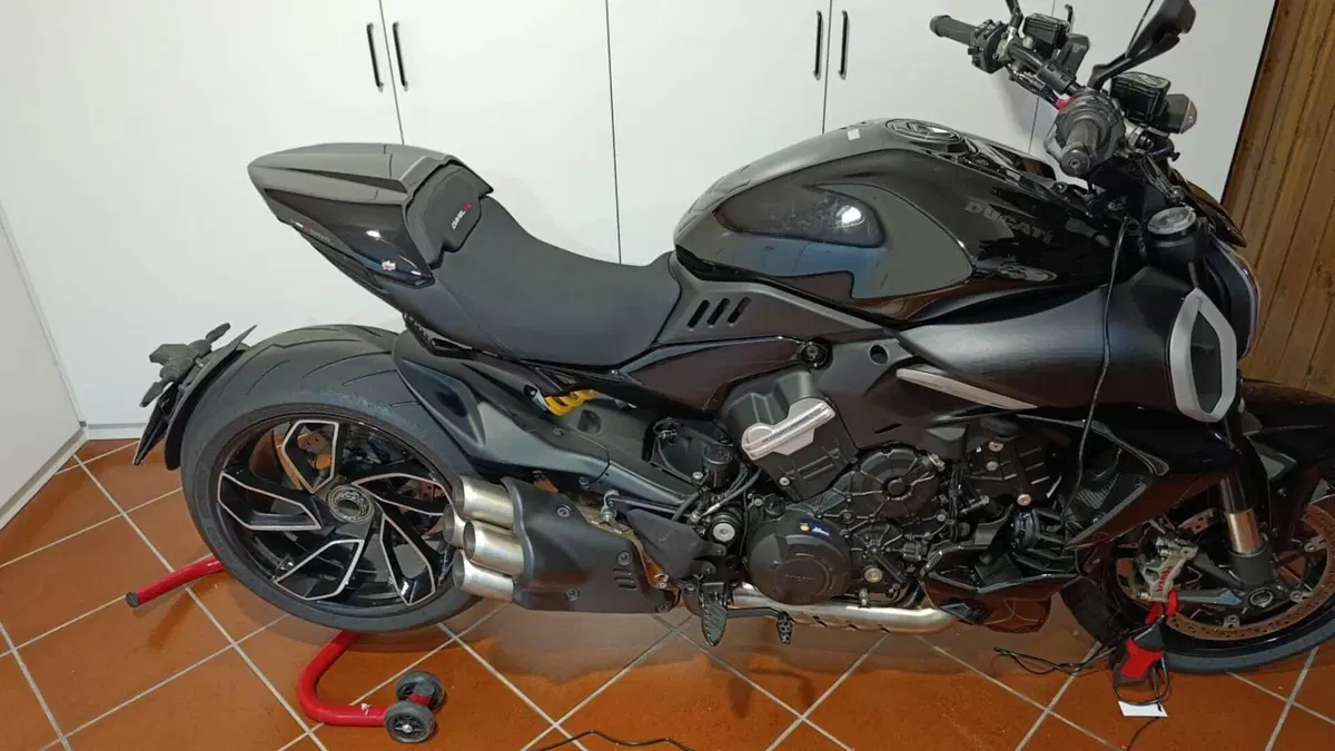 Ducati Diavel V4 (2023 - 26)  (11)