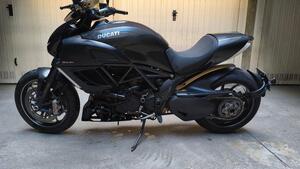 Ducati Diavel 1200 Carbon (2010 - 13) 