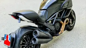 Ducati Diavel 1200 Dark (2012 - 13)  (2)