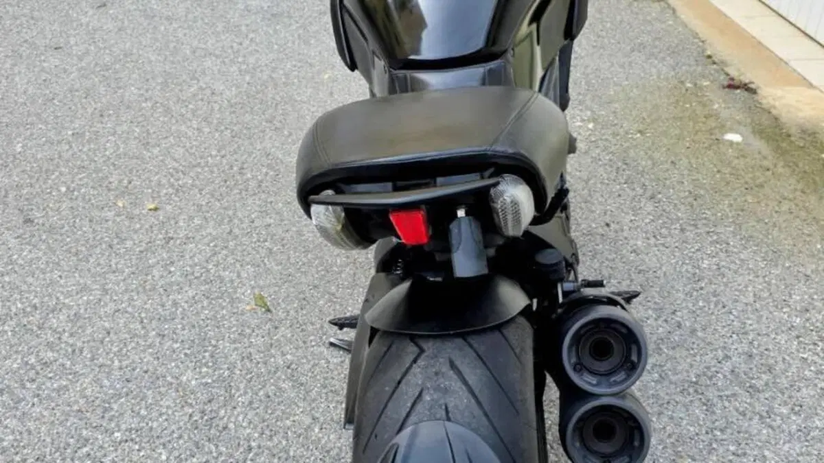 Ducati Diavel 1200 Dark (2012 - 13)  (3)