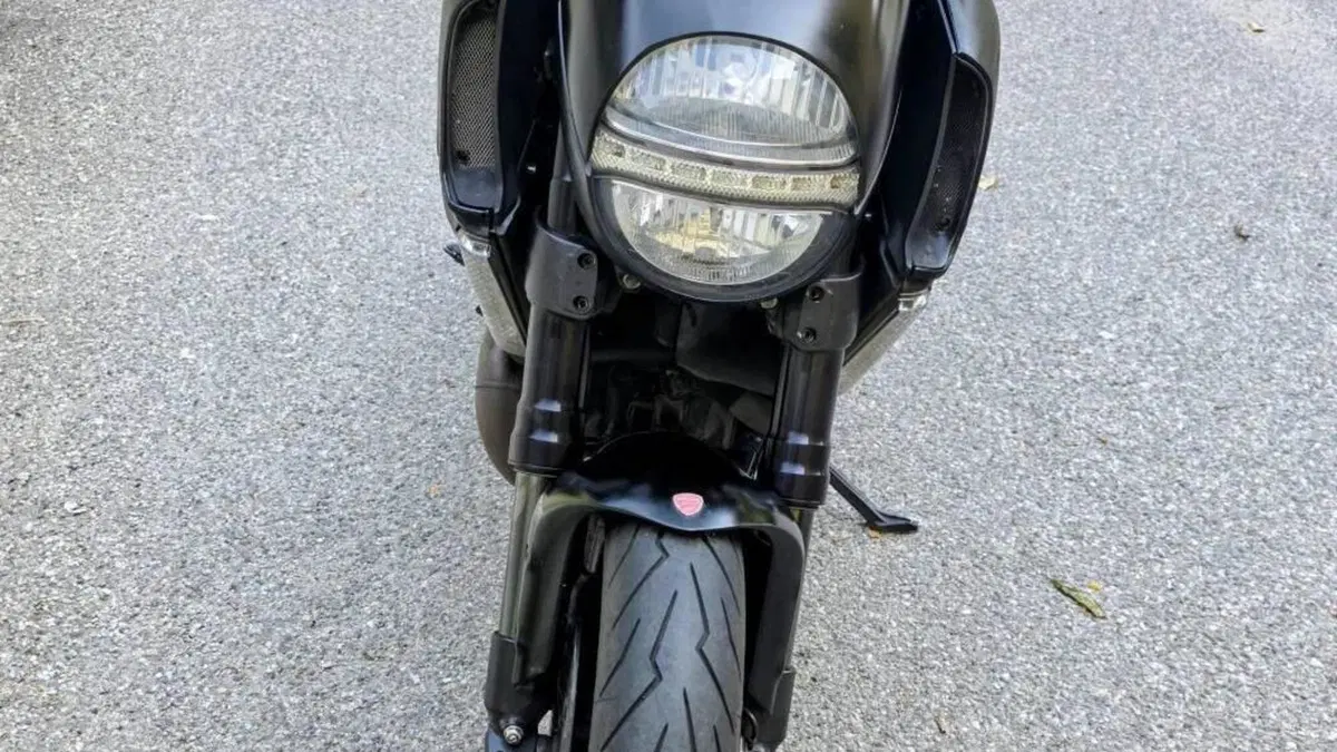 Ducati Diavel 1200 Dark (2012 - 13)  (4)