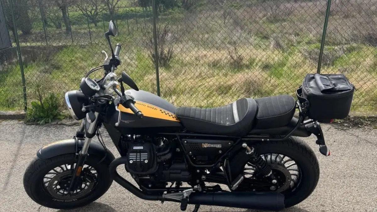 Moto Guzzi V9 Bobber (2016 - 18) 