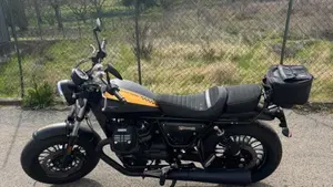 Moto Guzzi V9 Bobber (2016 - 18) 