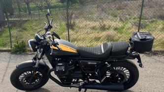 Moto Guzzi V9 Bobber (2016 - 18) usata