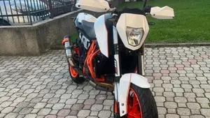 KTM 690 Duke R (2016 -17) 