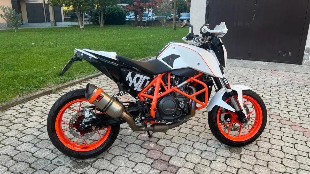 KTM 690 Duke R (2016 -17)  (2)