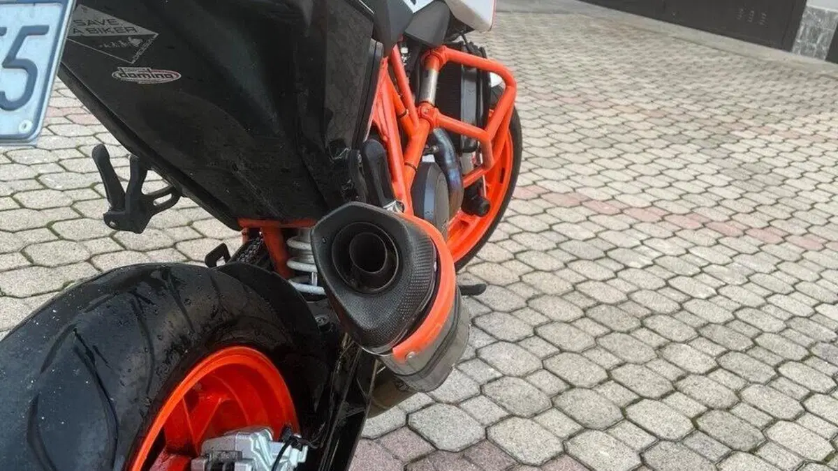 KTM 690 Duke R (2016 -17)  (5)