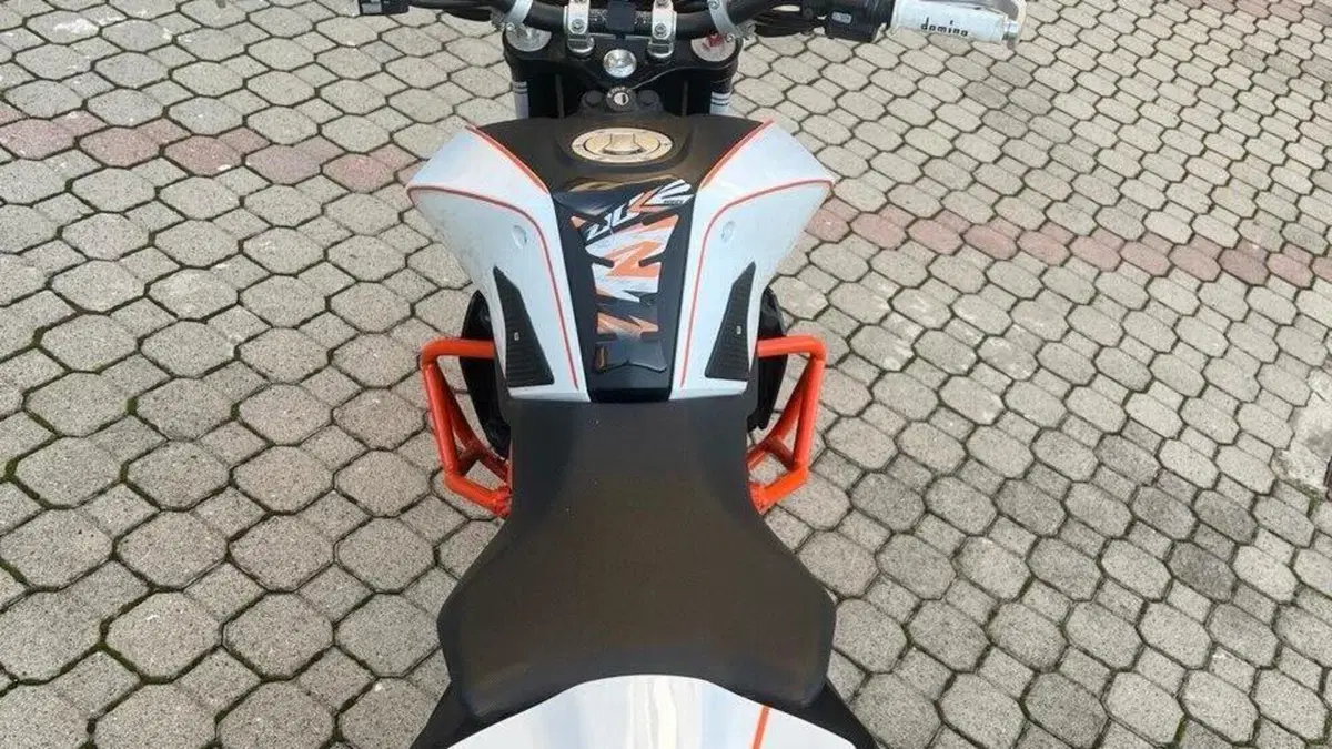 KTM 690 Duke R (2016 -17)  (6)