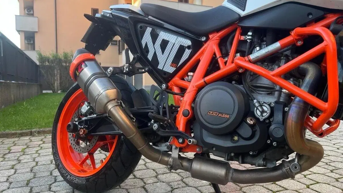 KTM 690 Duke R (2016 -17)  (7)