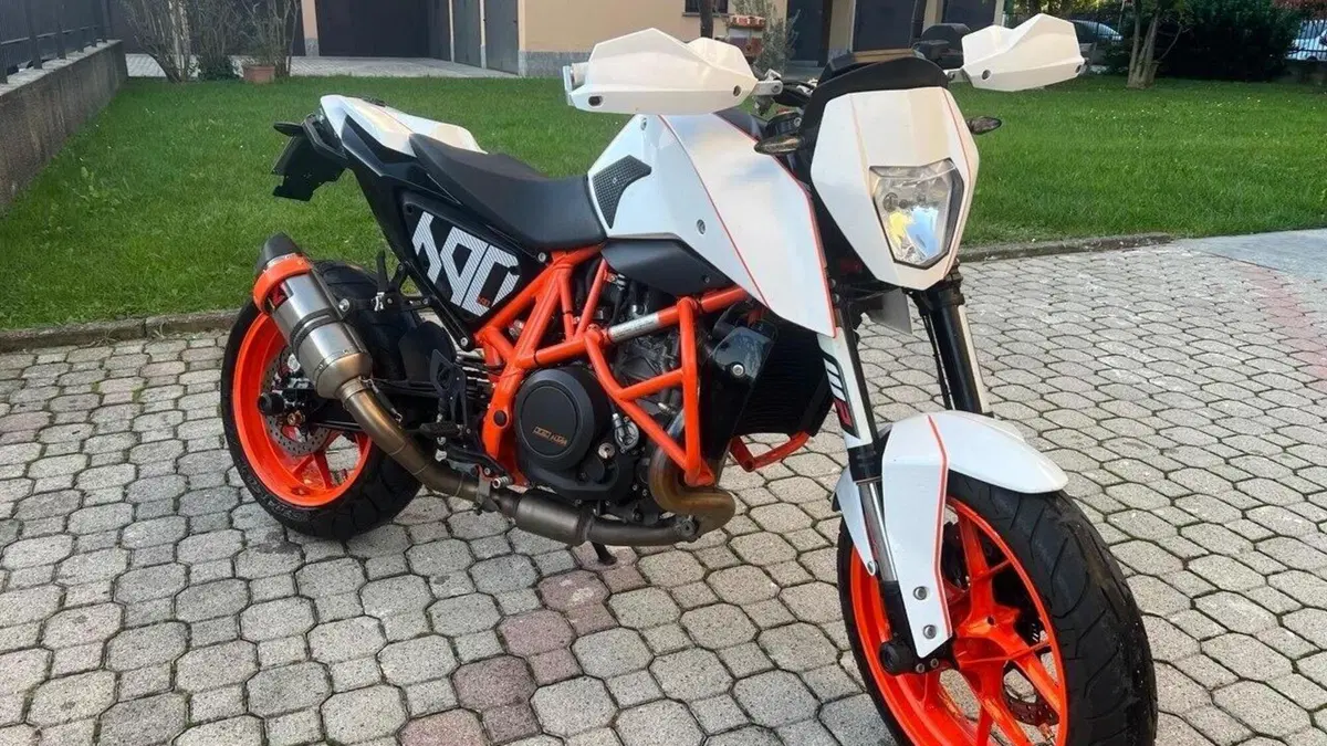 KTM 690 Duke R (2016 -17)  (8)