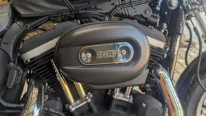 Harley-Davidson 883 R (2008 - 16) - XL 883R  (4)