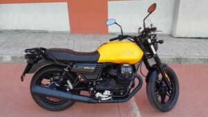 Moto Guzzi V7 III Stone (2017 - 20) 