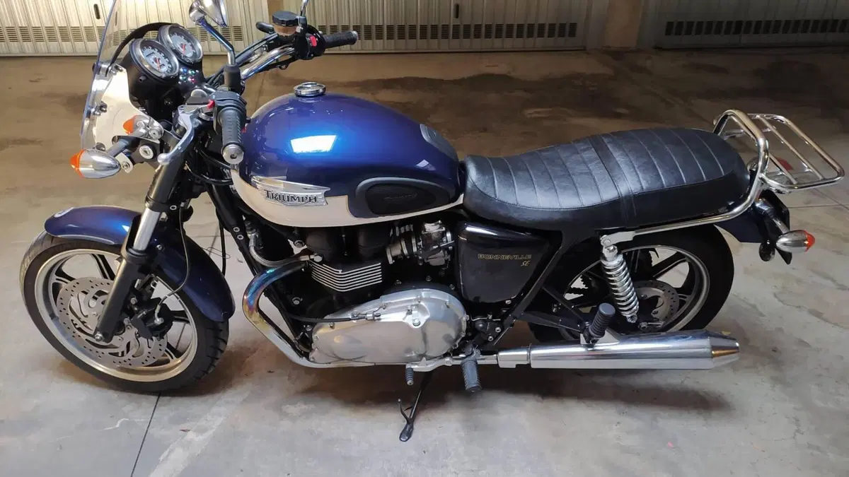Triumph Bonneville SE (2009 - 13)  (17)