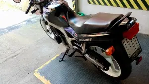 Suzuki   (6)