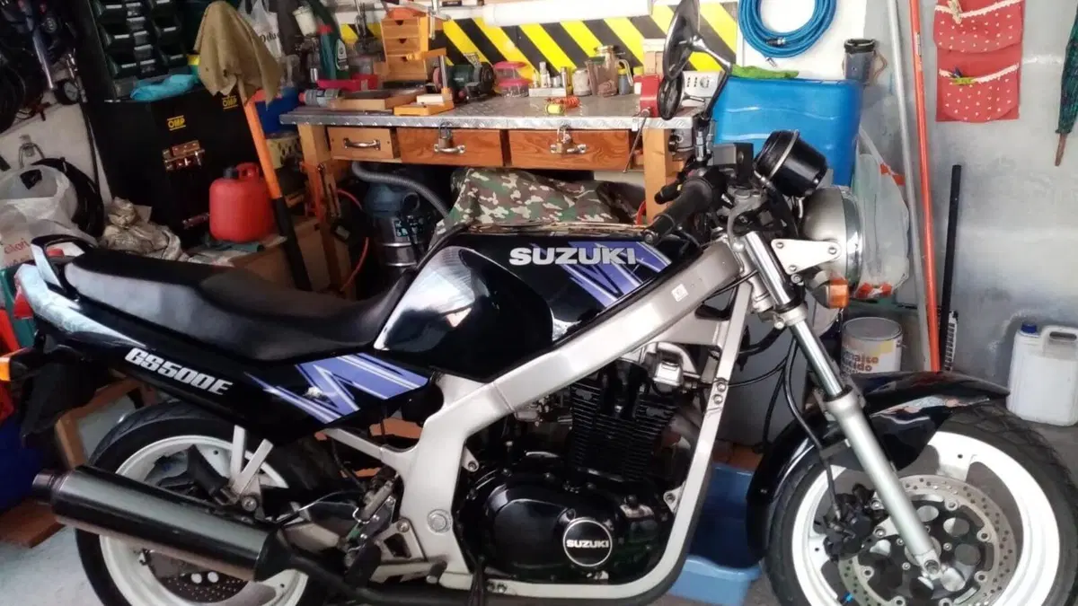Suzuki   (7)