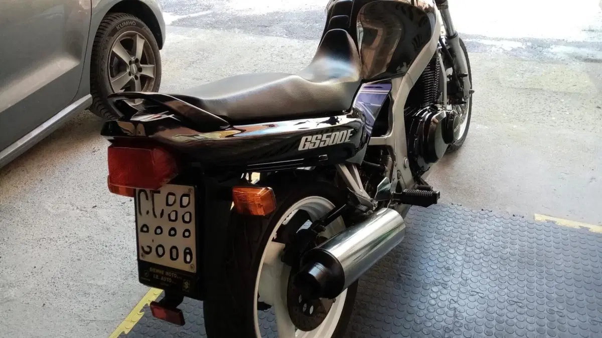 Suzuki   (8)