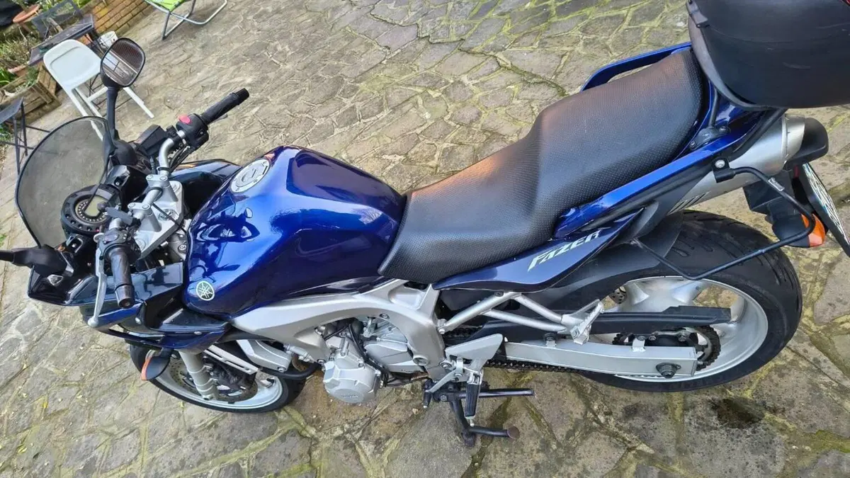 Yamaha FZ6 Fazer (2004 - 07)  (3)